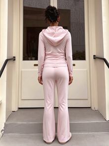 SHEIN 少女休閒可愛牛仔風百搭日常校外穿搭修身短版印花針織上衣 + 彈性直筒長褲套裝 學校粉色秋季 - 粉色 - 查看 2