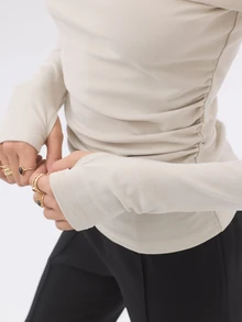KÆRIA Hus ملابس علوية برقبة وهمية وتجاعيد جانبية - قماش جيرسيه منحوت - لون عاجي - أكمام طويلة مع فتحات للإبهام، ضيقة، مناسبة للطبقات - رمادي - مشاهدة 7