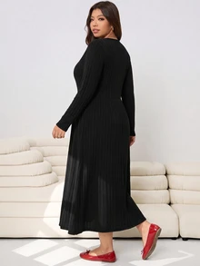 Solflare Plus Size Women's Solid Color Round Neck Long Sleeve Pocket Casual Dress - Black - View 2