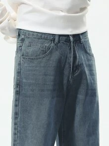 Manfinity CasualKnits 大码男士直筒口袋简约休闲牛仔裤，纯色长款破洞宽松浅蓝色工装牛仔裤，适合送给老公、男朋友的礼物 - 中等水洗藍 - 查看 7