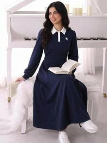 青少年女孩皇家藍休閒 Polo 領落肩加厚抓絨內裡 A 字版型白色小圖案印花下擺超長洋裝，返校季，適合秋冬，女孩長洋裝，青少年長版衛衣洋裝 - 寶藍色 - 查看 10