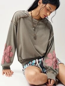 Bohemela بلوزة رياضية نسائية بياقة طاقم وتطريز وتفاصيل خياطة مكشوفة بتصميم عصري وكاجوال - أخضر - مشاهدة 1