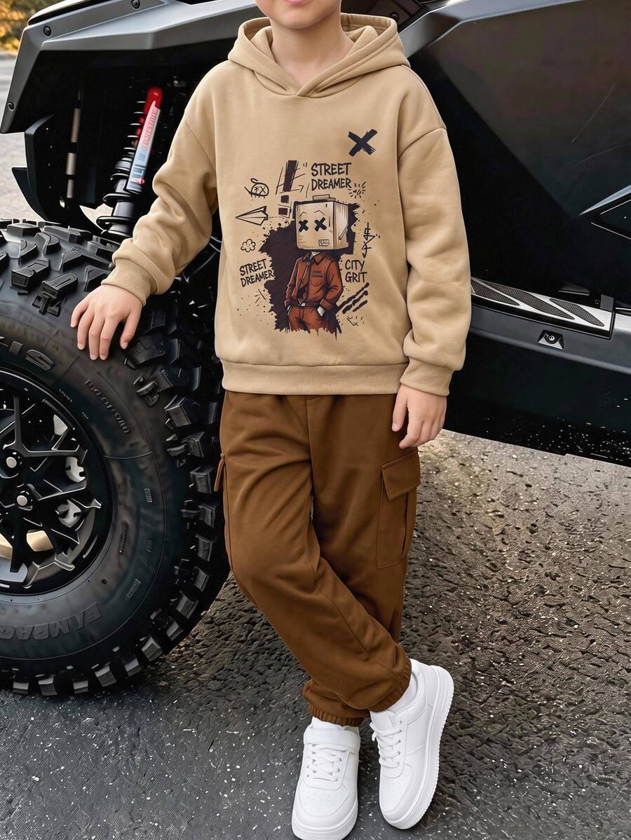 SHEIN 兒童青少年男孩休閒運動角色圖案連帽外套與黑色長褲套裝，適合秋冬、學校、家庭聚會、度假、派對，秋季穿搭、冬季穿搭，男孩套裝