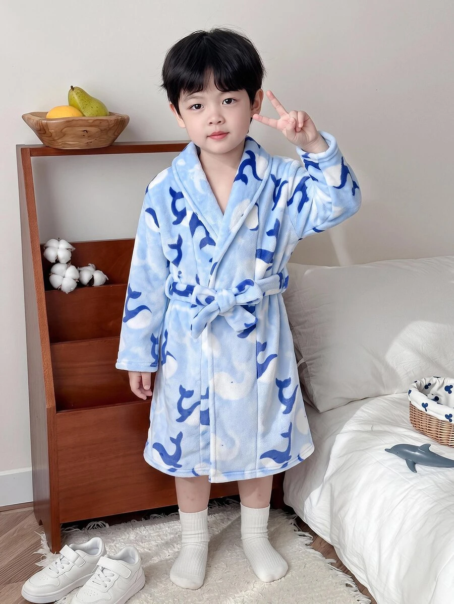 SHEIN Little Byeori Kids Young Boy Dolphin Whale Pattern Fleece Lined Thick Long Sleeve Tie Collar Plush Robe, Bathrobe Cover-Up, Suitable For Indoor And Outdoor Use In Autumn And Winter