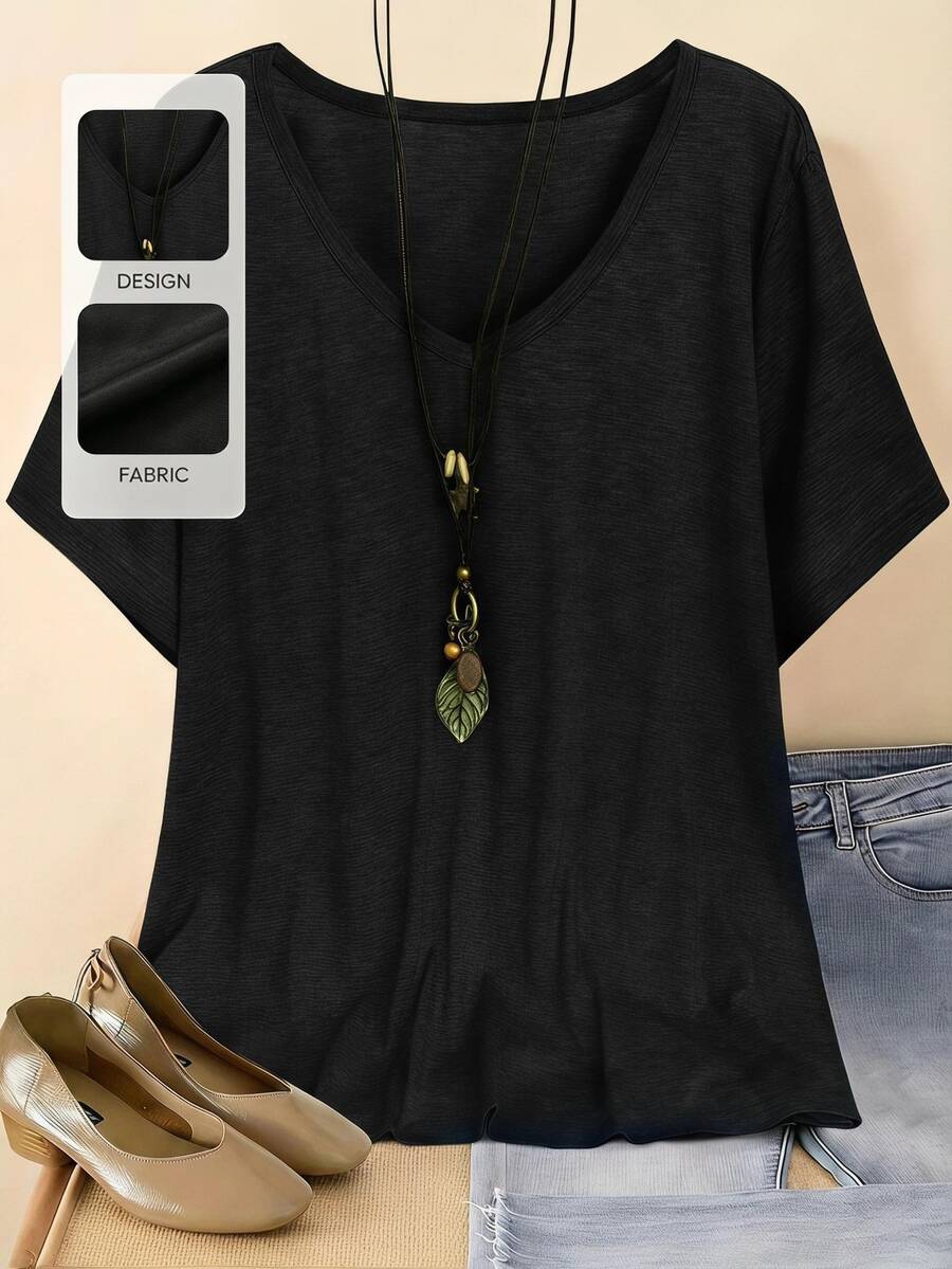 Plus Size Women's Plain V-Neck Short Sleeve Casual T-Shirt - Black - View 1