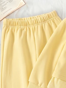 SHEIN Young Girls Yellow Bows 2Pcs Outfit Fake Two-Piece Crewneck Long Sleeve Sweatshirt Top & Wide Leg Pants Set Fall Winter Clothes - Yellow - View 8