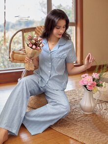 Snug Reverie 2件組女款100%棉緹花浪漫可愛休閒清新藍色短袖睡衣套裝 淺藍色睡衣套裝 淺藍色居家睡衣 夏季 - 淺藍色 - 查看 1