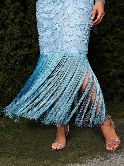 VOLUPTÉ CURVE Plus Size Long Sleeve Light Blue Evening Gown Dress With 3D Floral Embroidery On Body, Lightweight Elastic Mesh Fabric, Regular Shoulder Short Sleeve Style, Straight Waist With Slight Slim Fit Cut, Long Tassel Hemline With Back Slit Design, Elegant And Luxurious, Suitable For Evening Party, Wedding Guest, Birthday Party, Celebration Event, Concert