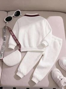 SHEIN كنزة رياضية كاجوال للأطفال الذكور بتطريز فارس وياقة بولو لفصلي الخريف والشتاء - أبيض - مشاهدة 2