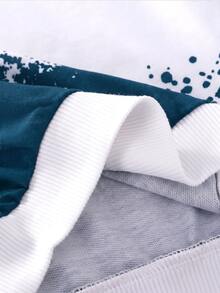 SHEIN 2 قطعة/مجموعة ملابس رياضية كاجوال للأولاد الصغار بأسلوب الشارع الجامعي، بلوزة رياضية + بنطال بنمط أجنحة لطيف وبارد مخطط ثلاثي الألوان، مناسبة للارتداء اليومي والمدرسة - أخضر - مشاهدة 5