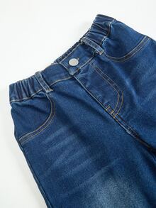 SHEIN 4-7歲小男孩藍色修身棉質牛仔褲，時尚休閒牛仔風，輕量抓毛內裡，適合春、夏、秋、冬四季穿著 - 深色水洗藍 - 查看 5