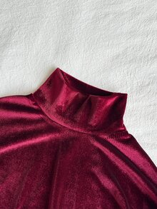 SHEIN 2件組幼女上衣＋喇叭褲，甜美優雅酒紅色天鵝絨蝴蝶結飾邊長袖小高領休閒套裝，秋季節日芭蕾風素色 - 酒紅色 - 查看 4