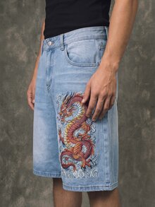 GENIUS ODE 男士龍圖案印花寬腿牛仔短褲，度假風 - 淺色水洗藍 - 查看 6