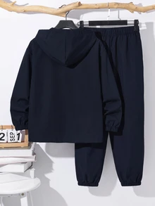 SHEIN 2件組兒童小男孩休閒日常百搭舒適拼接連帽半拉鍊套頭寬鬆長袖外套與寬鬆錐形梭織長褲 - 藏蓝色 - 查看 5