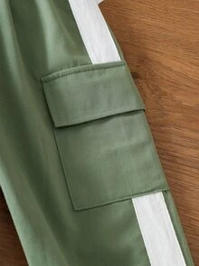 SHEIN 男童新款秋冬軍綠色長袖連帽半拉鍊夾克，大前口袋設計，搭配軍綠色彈性收口休閒長褲，時尚風格，適合校園、外出等多種場合 - 軍綠色 - 查看 8