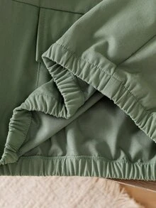 SHEIN 男童新款秋冬軍綠色長袖連帽半拉鍊夾克，大前口袋設計，搭配軍綠色彈性收口休閒長褲，時尚風格，適合校園、外出等多種場合 - 軍綠色 - 查看 7