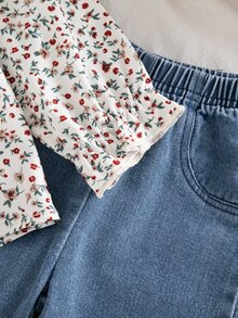 SHEIN 2件組幼女上衣牛仔褲套裝，甜美白色藍色花朵蝴蝶結刺繡長袖圓領厚款，冬季聖誕節假日派對穿搭服飾 - 卡其色 - 查看 9