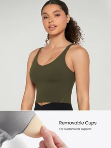GLOWMODE Camiseta de tirantes corta FeatherFit™ con espalda en U, para actividades de bajo impacto como yoga y uso diario en otoño e invierno - Verde militar - Ver 5