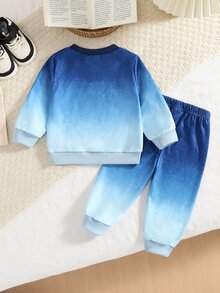 SHEIN 2件組 幼兒男童衛衣長褲套裝 可愛藍色Logo 絲絨長袖圓領 常規版型 羅紋舒適 秋季日常 男童冬季甜美度假風 - 藍色 - 查看 2