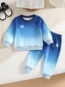 SHEIN 2件組 幼兒男童衛衣長褲套裝 可愛藍色Logo 絲絨長袖圓領 常規版型 羅紋舒適 秋季日常 男童冬季甜美度假風 - 藍色 - 查看 7