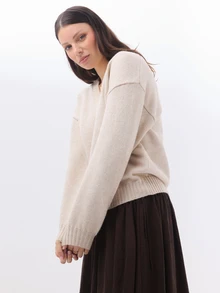 KÆRIA Hus Relaxed V-Neck Sweater - Elevated Heritage Knit - Soft Cream Marle - Cosy Winter Layering, Rib Trims - Apricot - View 3