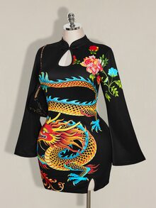 SHEIN ICON 大尺碼女款秋冬復古性感旗袍領淚滴鏤空喇叭袖龍紋黑色新中式連身裙 - 黑色 - 查看 4