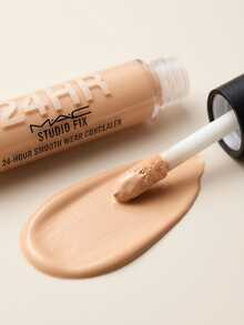 MAC Studio Fix 24-Hour Smooth Wear Concealer NW32 7 Ml – Concealer, Full Coverage, For All Skin Types, NW32, Suitable For Daily Makeup Routine - NW32 - View 3