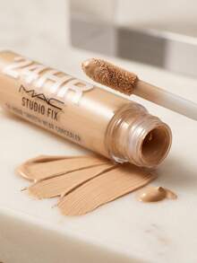 Mac Studio Fix 24-Hour Smooth Wear Concealer NC15 - NC15 - View 3