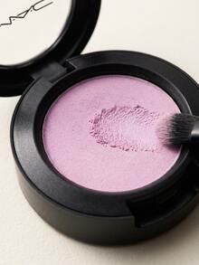 MAC Single Eyeshadow #Humblebrag 1.5 G – Eyeshadow, Highly Pigmented, For Makeup Enthusiasts, Metallic Lilac, Suitable For Daily Beauty Routine - Humblebrag - View 3