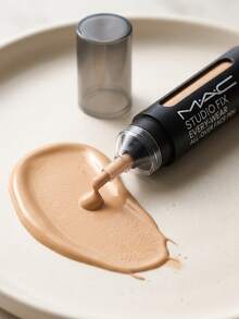 Mac Studio Fix Every-Wear All-Over Face Pen NC15 12ml – Concealer Pen, Long-Wearing, For Fair Skin Tones, NC15, Suitable For Daily Makeup Routine - NC15 - View 3
