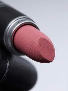 MAC Powder Kiss Lipstick A Little Tamed 3 g - مروض قليلا - مشاهدة 3