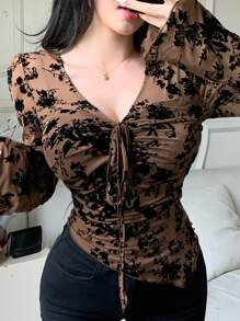 Joudiya 女式碎花修身 V 领褶饰抽绳不对称下摆喇叭袖衬衫，春夏长袖女式上衣，秋季女装 - 棕色 - 查看 6