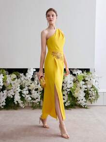 MOTF Soiréza STRUCTURED ASYMMETRICAL NECK COCKTAIL DRESS - Yellow - View 5