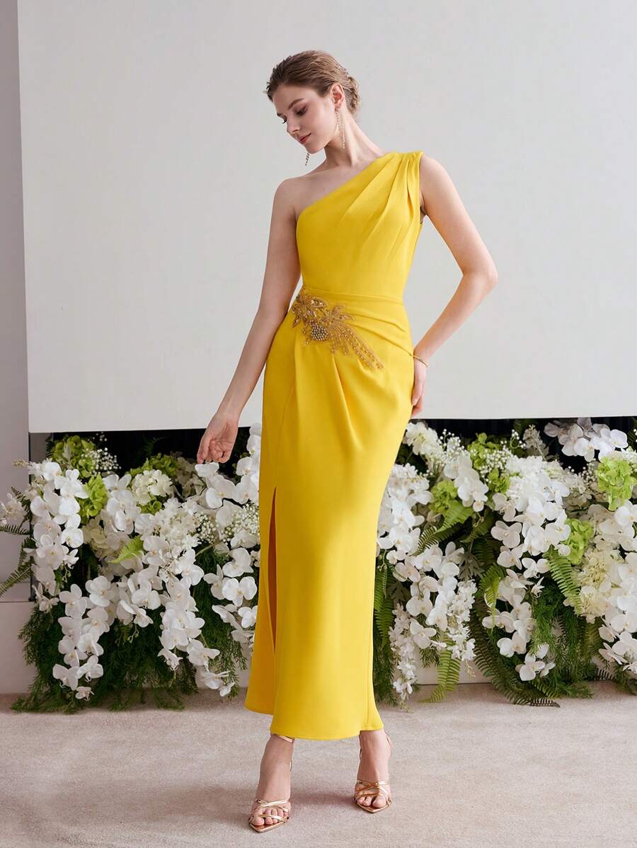 MOTF Soiréza STRUCTURED ASYMMETRICAL NECK COCKTAIL DRESS - Yellow - View 1