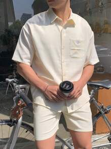 SHEIN Teenager Jungen Set aus texturiertem Hemd und Shorts, lässig, bequem, modisch, vielseitig, süß, weich, geeignet für den täglichen Gebrauch, Schule, Reisen, Strand, Urlaub - Weiss - Übersicht 1