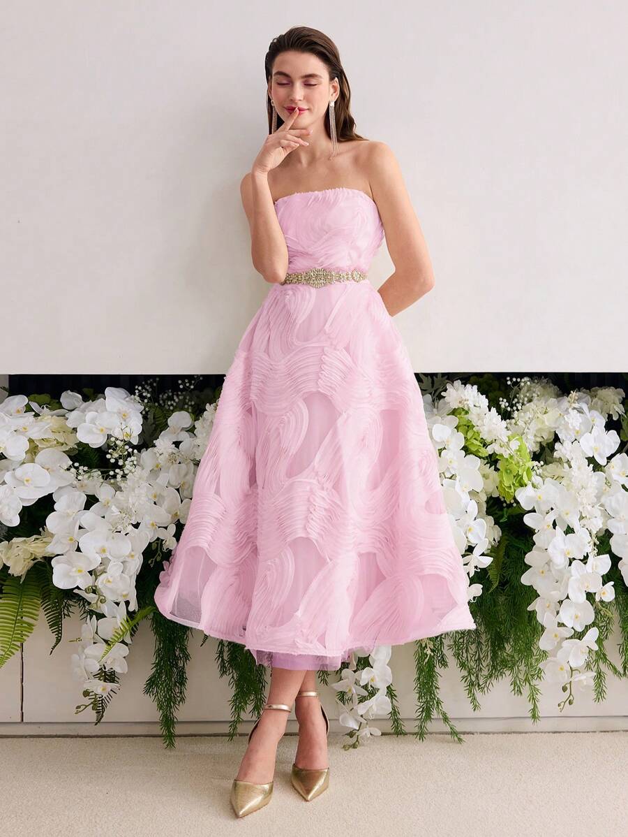 MOTF Soiréza Vestido midi de línea A con bordado de malla