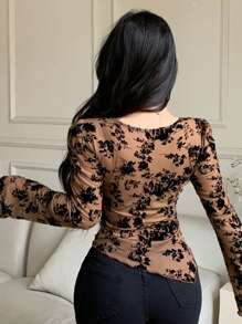 Joudiya 女式碎花修身 V 领褶饰抽绳不对称下摆喇叭袖衬衫，春夏长袖女式上衣，秋季女装 - 棕色 - 查看 2