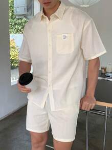 SHEIN Teenager Jungen Set aus texturiertem Hemd und Shorts, lässig, bequem, modisch, vielseitig, süß, weich, geeignet für den täglichen Gebrauch, Schule, Reisen, Strand, Urlaub - Weiss - Übersicht 2