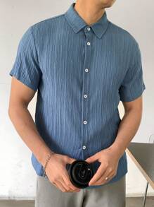 SHEIN 青少年男孩蓝色纹理简约休闲纽扣衬衫，舒适时尚，适合日常穿着、上学、户外、运动、海滩度假