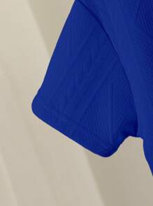 SHEIN Cămașă polo cu guler din tricot jacquard, 1 bucată, pentru băieți cu mâneci scurte, pentru băieți cu vârsta cuprinsă între 4 și 7 ani, potrivit pentru îmbrăcăminte de primăvară și vară. Acest tricou polo Sunny Boy este potrivit pentru ieșiri, școală și ținută acasă.
