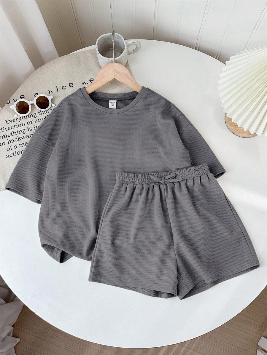 SHEIN LMoss Kids LMoss Tween Girl Music Festival Woven Solid Color Round Neck Short Sleeve T-Shirt And Shorts Set - Grey - View 1