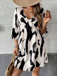 SHEIN LUNE 大码度假休闲撞色印花喇叭袖连衣裙