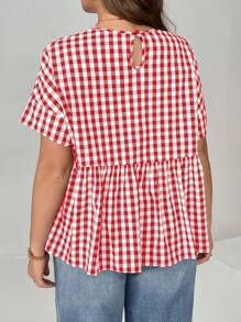 SHEIN Essnce Camisa casual suelta y cómoda de manga corta a cuadros rojos y blancos, tipo blusa de moda para mujer de talla grande para primavera y verano, conjunto de outfits de verano, outfits para brunch, minimalista, blusas lindas, estilo de mujer de "dinero antiguo", atuendos de vacaciones para mujer