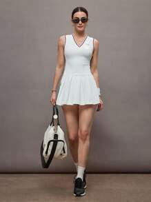 Activina 女式字母印花撞色V领无袖日常健身运动连衣裙