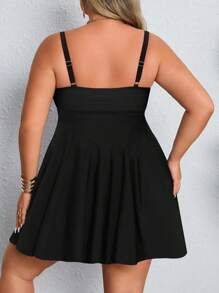SHEIN CURVE+ Conjunto de tankini de mujer de talla grande con lunares negros y blancos, y falda. Vestido de playa conservador