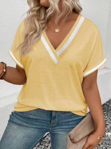 SHEIN LUNE CURVE Camiseta de verano de talla grande para mujer con cuello en V y bloque de color de manga corta - Amarillo - Ver 3