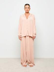 AiiRZ Luxuriöser Plissee-Satin-Loungewear-Pyjama-Set mit langen Ärmeln, Knopfleiste und Kragen, weite Hose, Herbst-Winter-Feiertags-Kollektion Nachtwäsche