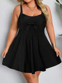 SHEIN CURVE+ Conjunto de tankini de mujer de talla grande con lunares negros y blancos, y falda. Vestido de playa conservador