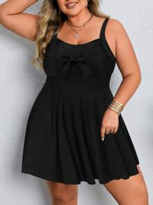 SHEIN CURVE+ Conjunto de tankini de mujer de talla grande con lunares negros y blancos, y falda. Vestido de playa conservador