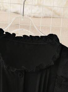 GlowEve CURVE 加大码精致白色女式衬衫，简约蕾丝盖袖设计，优雅修身腰部衬衫，适合春夏季、开学季、圣诞节、毕业典礼、情人节、音乐节、母亲节、万圣节、感恩节、复活节、国庆节、舞会、约会、派对、郊游 - 黑色 - 查看 3